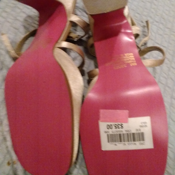7-1) Mainframe women's sandal. NWT. - Picture 5 of 7